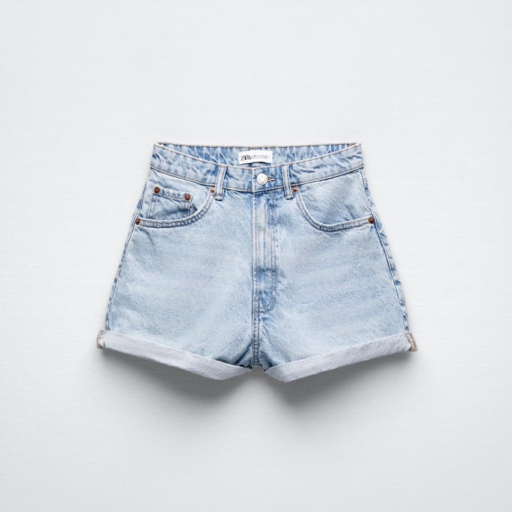 Zara MOM Fit Roller Shorts. Size 2